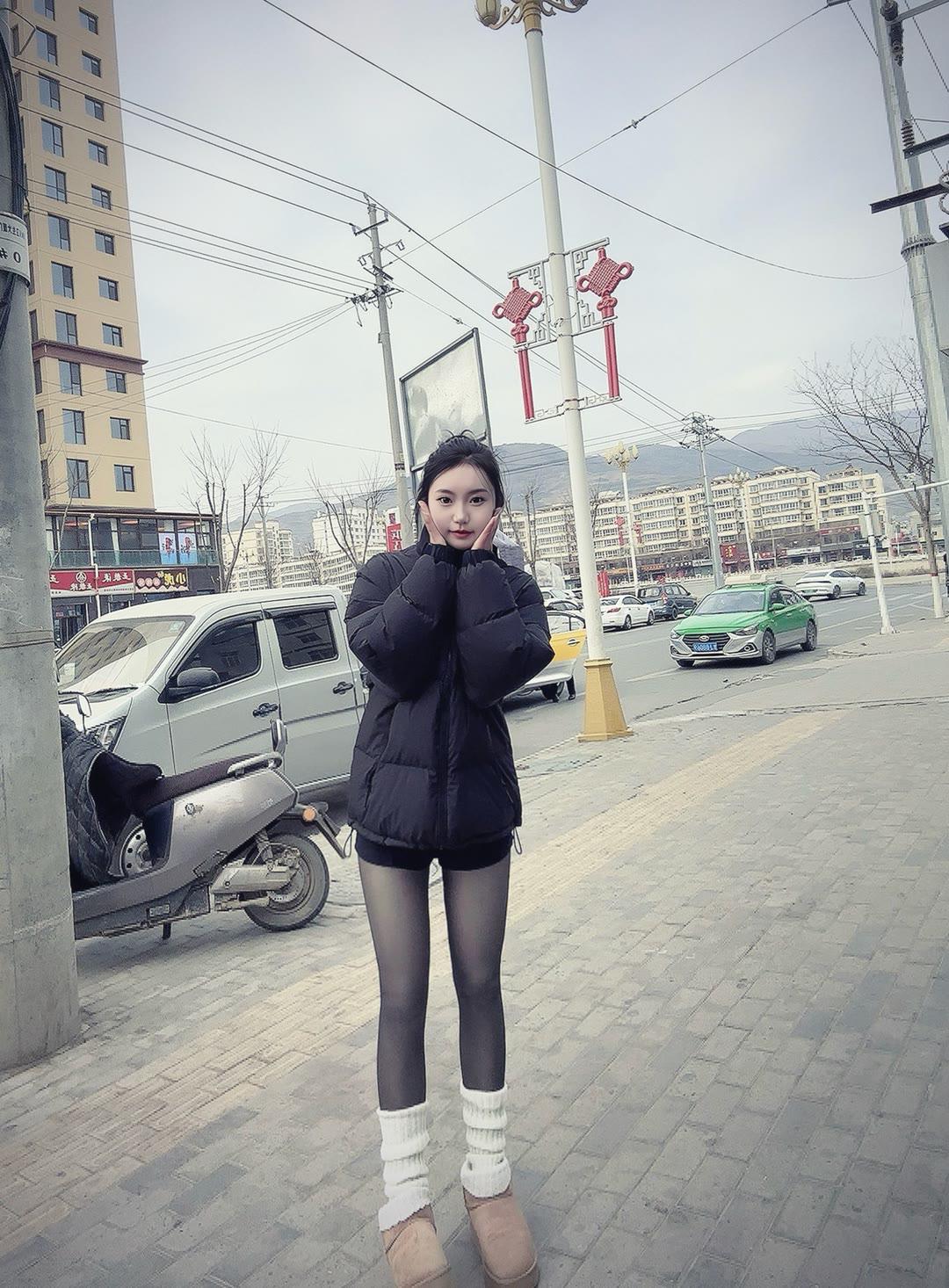 有人让你难堪有人替你解围爱你的人永远知道怎么爱你.