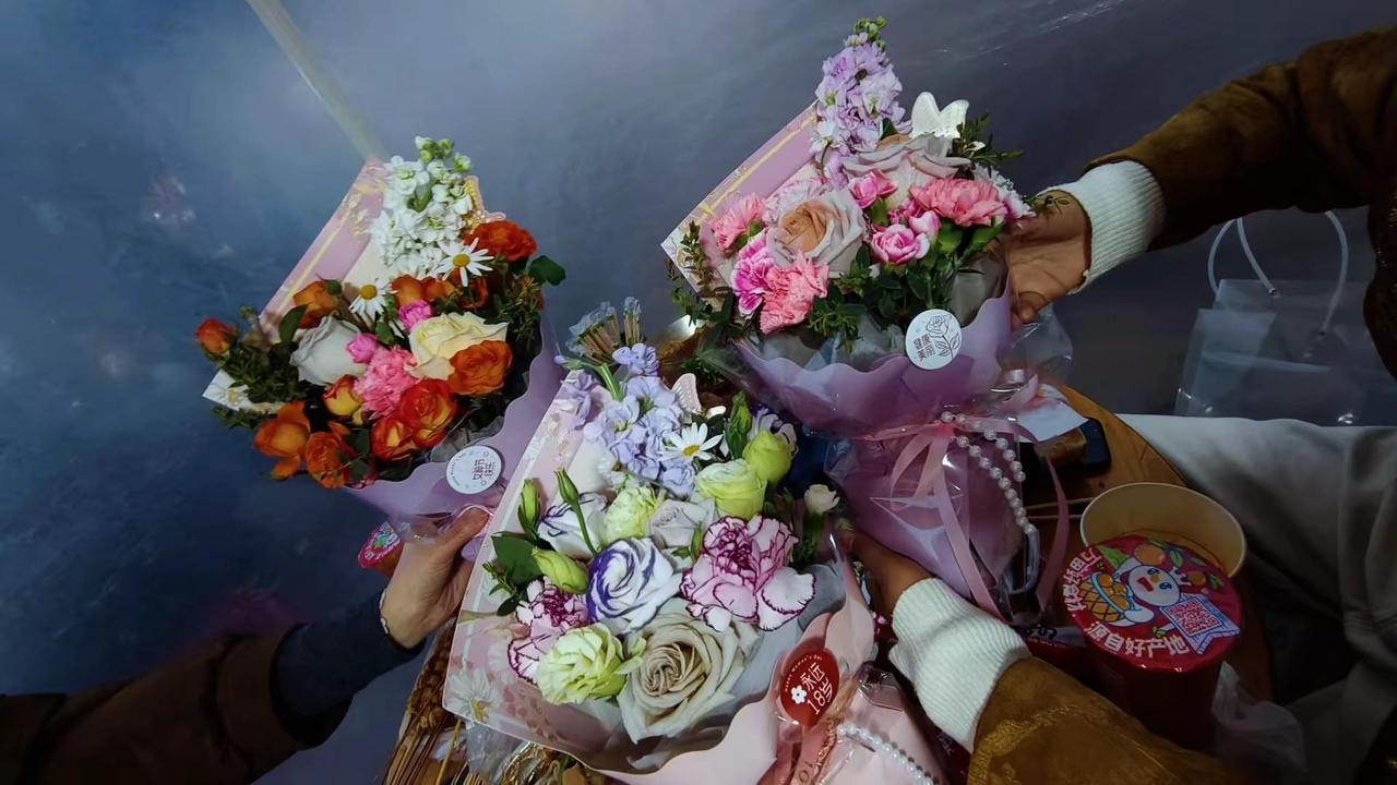 不发个朋友圈，我这礼物不是白收了吗