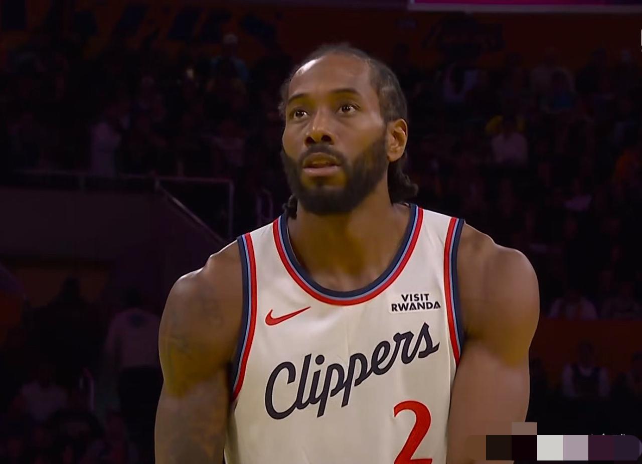 家人们谁懂啊！快船这场球打得也太丑陋了！输给掘金13分，全程被按着摩擦，看得我血