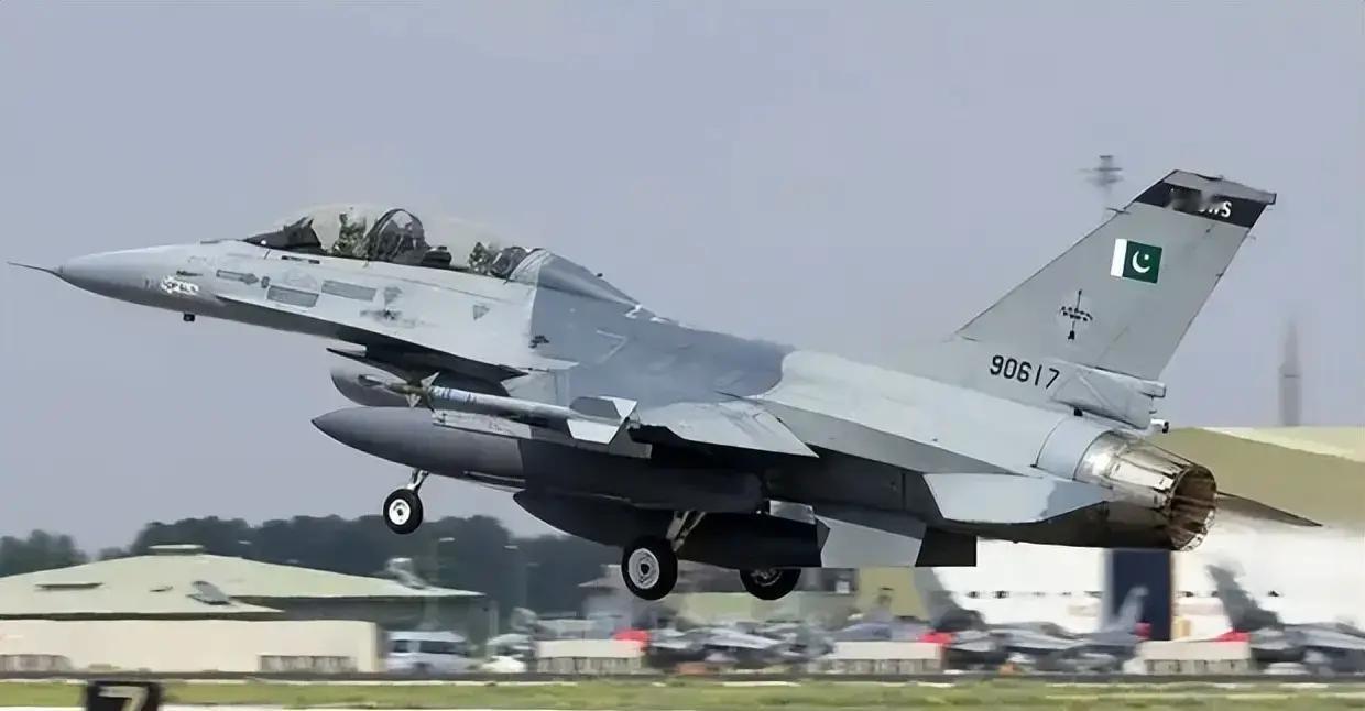 印度砸下重金租来的美制无人机，三年多全摔光了。那架掉在阿富汗的机体，经机翼