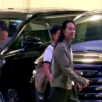 许志安红馆开唱请来张学友，第二天刷屏的却是台下快六十岁的张卫健有多显老。旁边梁汉文皮肉紧致，张卫健眼