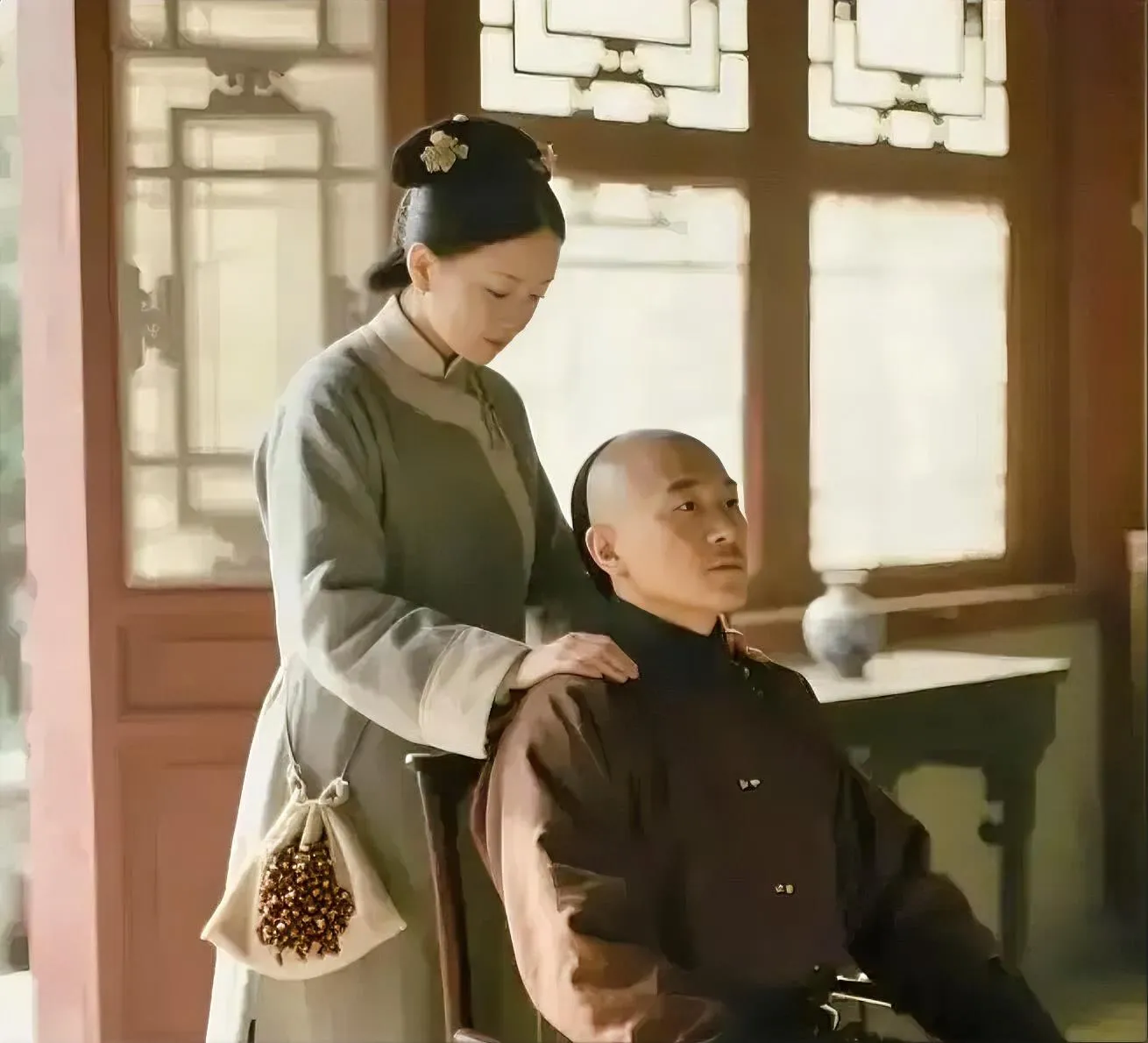 1834年，52岁道光皇帝陪着全贵妃吃晚膳，他看着旁边侍奉的18岁宫女，长得俊俏