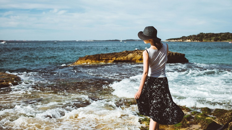 关系结束后，有些女人留着你的联系方式，可能不是关系的彻底决裂，而是暂时分开一下。