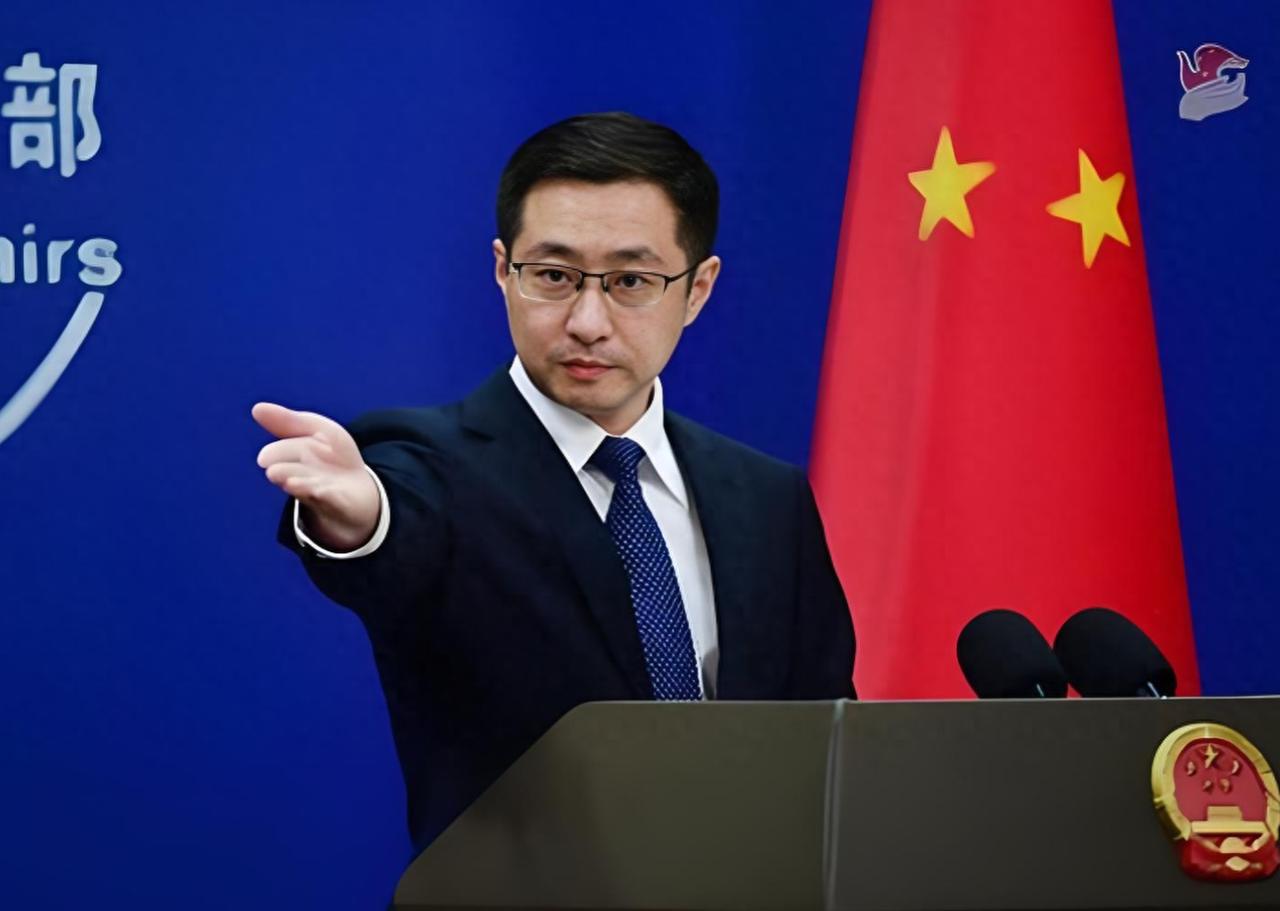 当地时间3月25日，日本共同社记者在中国外交部例行记者会上说，日本自卫队的村田晃