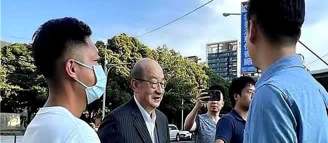 “十三票就能翻盘！”网友炸锅。昨晚立院暗潮：赖阵营想把柯建铭当罢免战替罪羊，