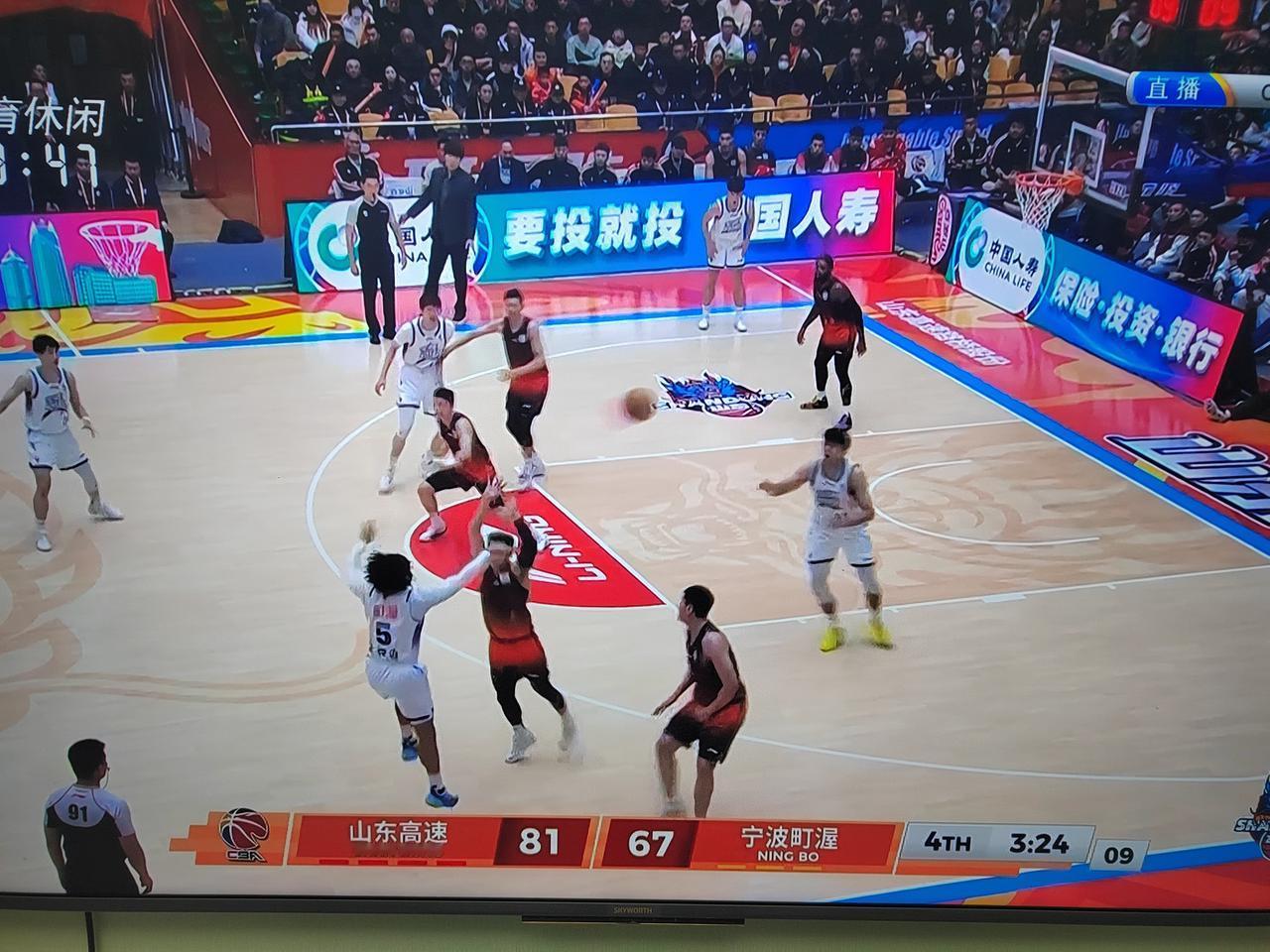 99：75，山东高速最终是把宁波队卷在煎饼里就着大葱蘸酱给吞了！这一场，高诗岩