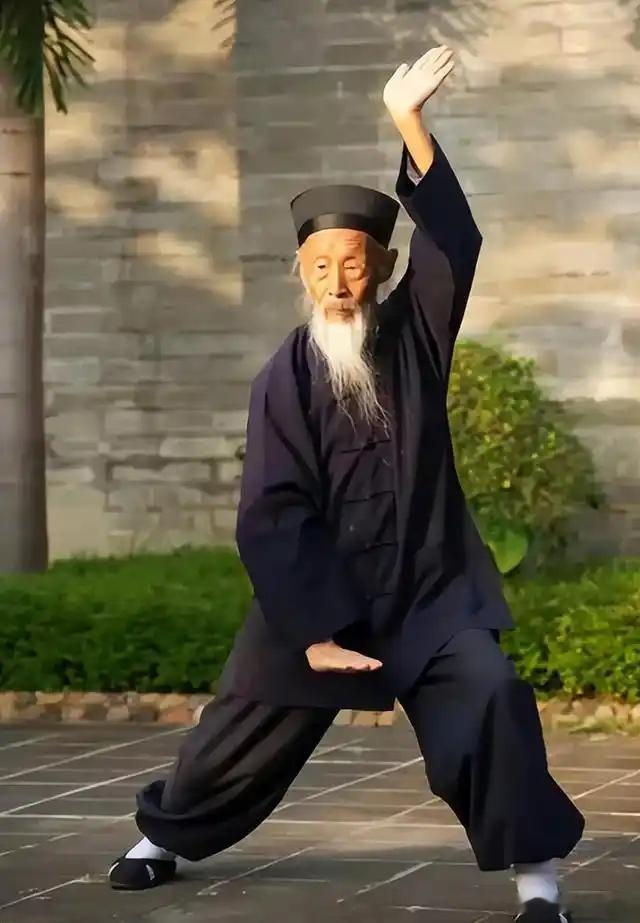 一个专治中老年人肾虚腰痛，五脏亏虚的方子——灵仙散！人到中年以后，总觉得身体哪哪