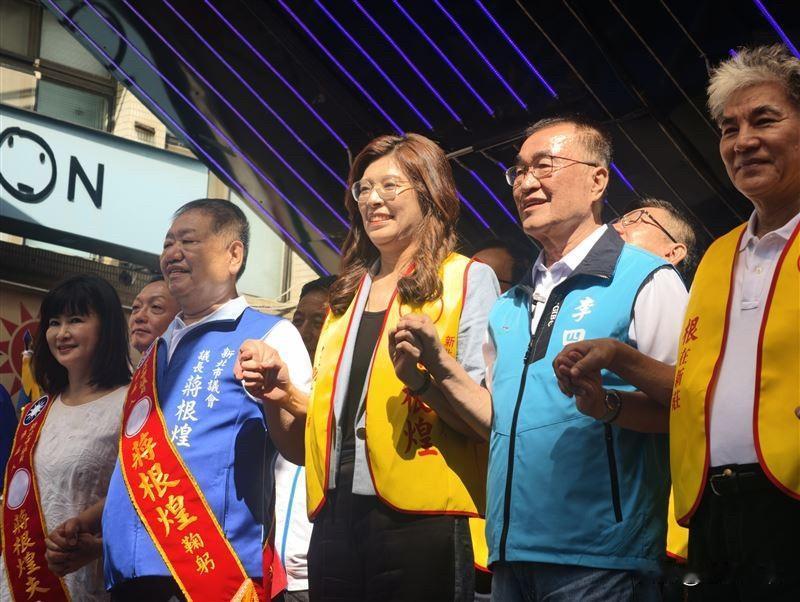 郑丽文：李四川选情微幅领先新北市议长蒋根煌今天（12日）举行竞选总部成立大会