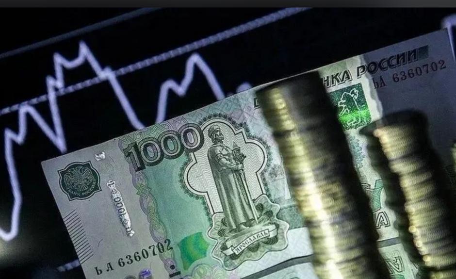 俄罗斯财政部将大规模抛售人民币与黄金！ 12月3日，俄罗斯财政部通报称，12