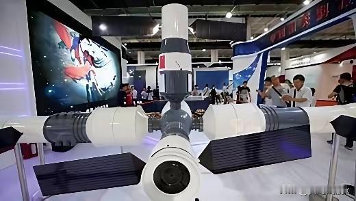 为什么大家都不提中国空间站了？没脸提，跟国际空间站差距太大。这话听着像那么回