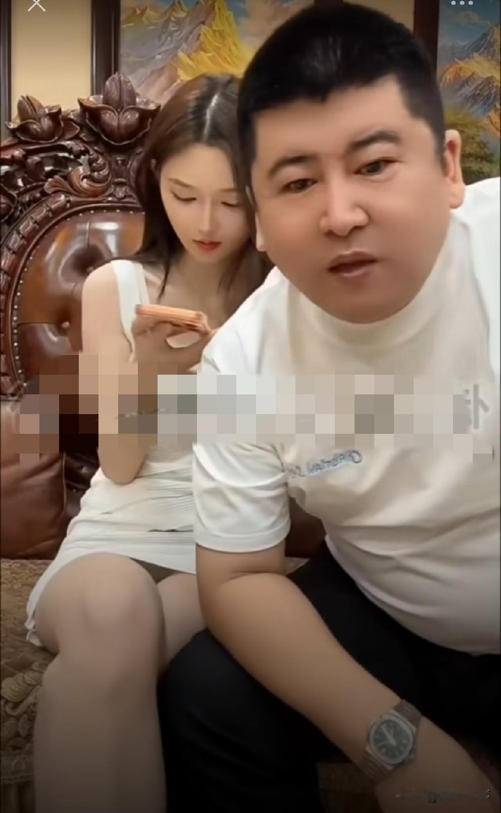 亿人忠哥表现大格局，不惧戴绿帽。50岁的亿人忠哥又新找21