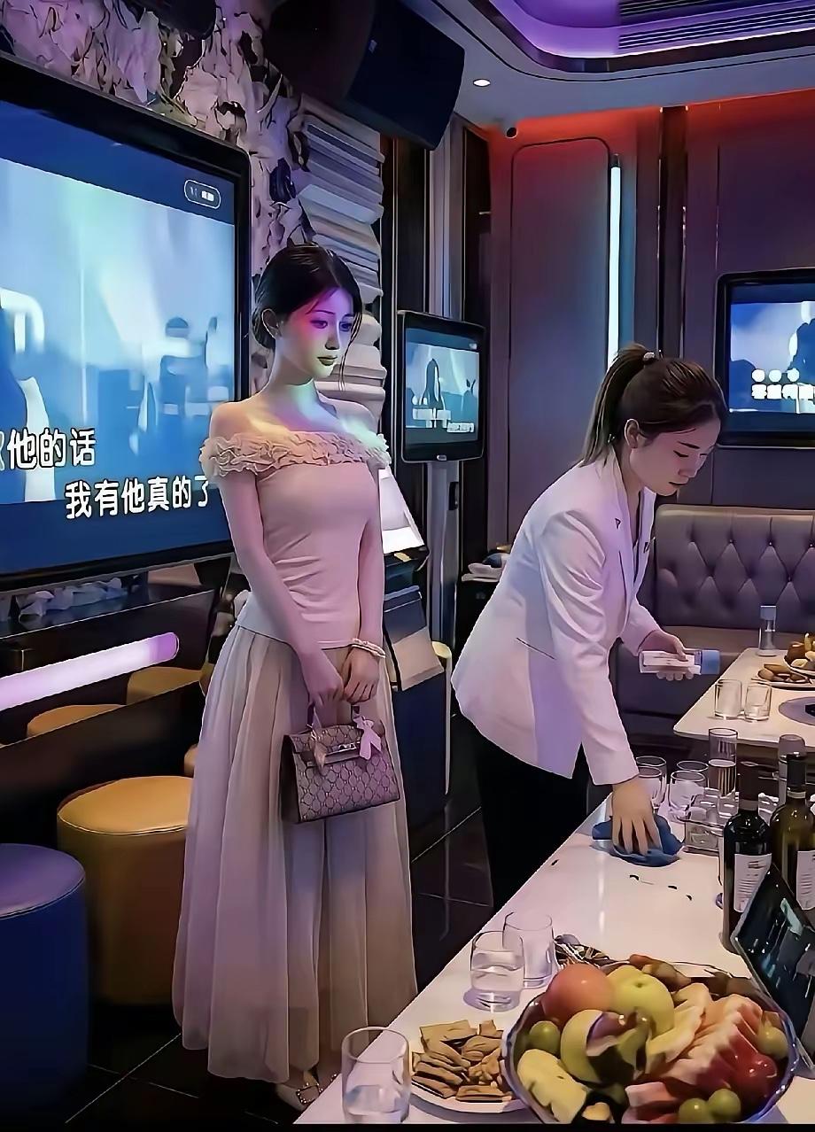 哪怕是没有太高的文凭，仅仅靠自己的努力，也能赢得一份体面的工作。我苦思冥想也