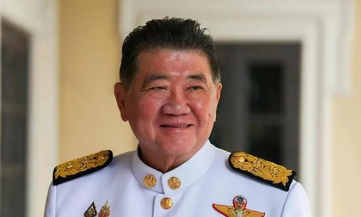 老将出马！普塔姆·韦差亚猜被泰王任命为泰国临时总理在佩通坦被暂停总理职务期间，