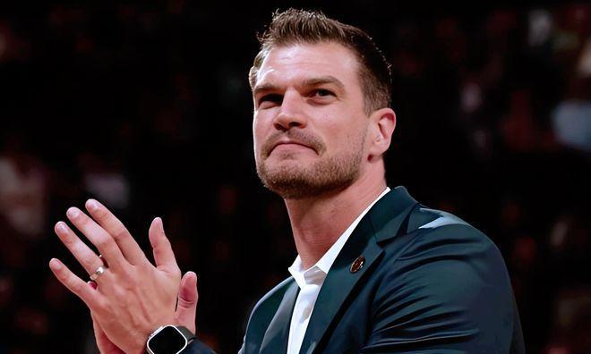 阿德巴约没打，杨瀚森也没打！预料之中，杨瀚森还是没捞着上场时间。于是，这与对面