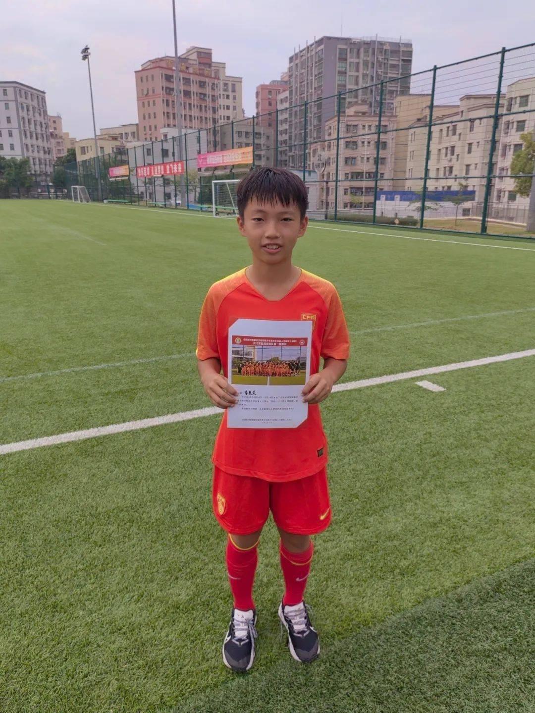 拉玛西亚有中国人了，董路至少做点实事，中国小将14岁的李昊炎被拉玛西亚青训看中，