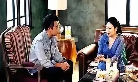 看了郑恺的家事，不由惊呆了。娶了一个老婆，养了一大家子。不过呢，也有点活该一个