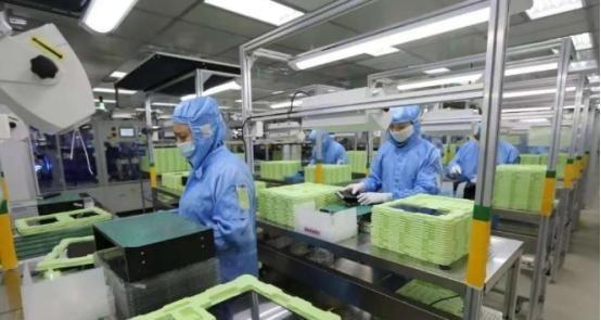 中国刚取消2550亿的芯片订单，欧美那边的光刻机就纷纷停工，现在轮到他们犯愁了：