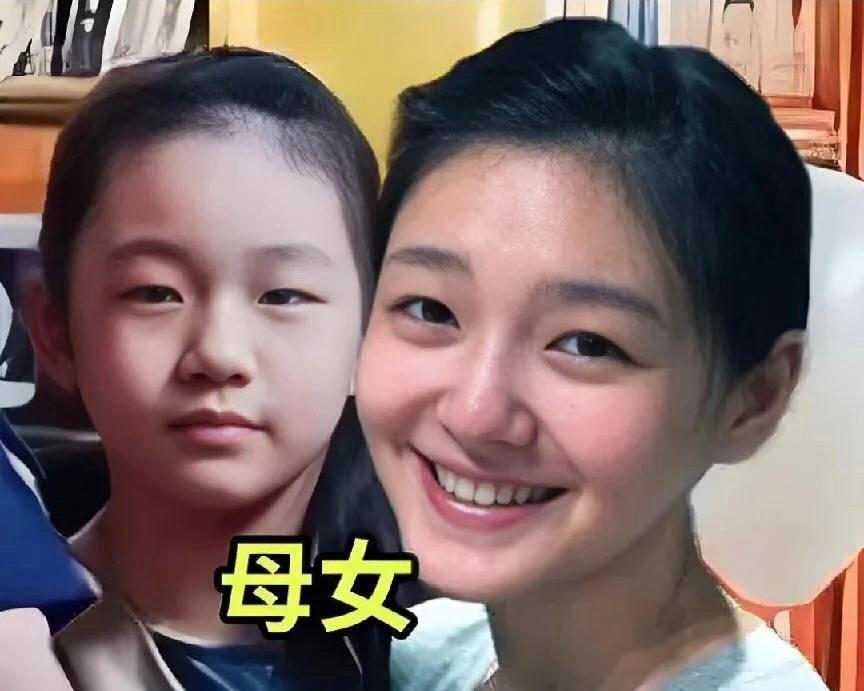 还好大S留了这么多微博，而且也没设什么限制，她一直都特别疼女儿，也特别爱晒女儿的