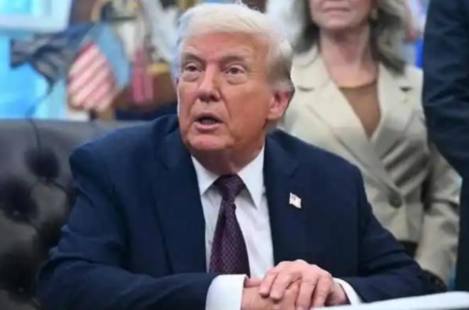 当主持人问特朗普，如果日本和中国开战，那么美国会不会支持日本，在这个时候特朗普却