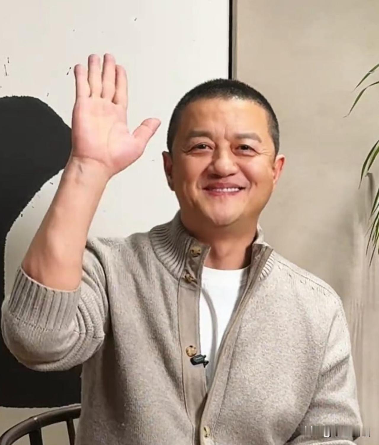 对比韩红基金会高管年薪高达60万，李亚鹏的嫣然天使基金才是在真正用心在做慈善。