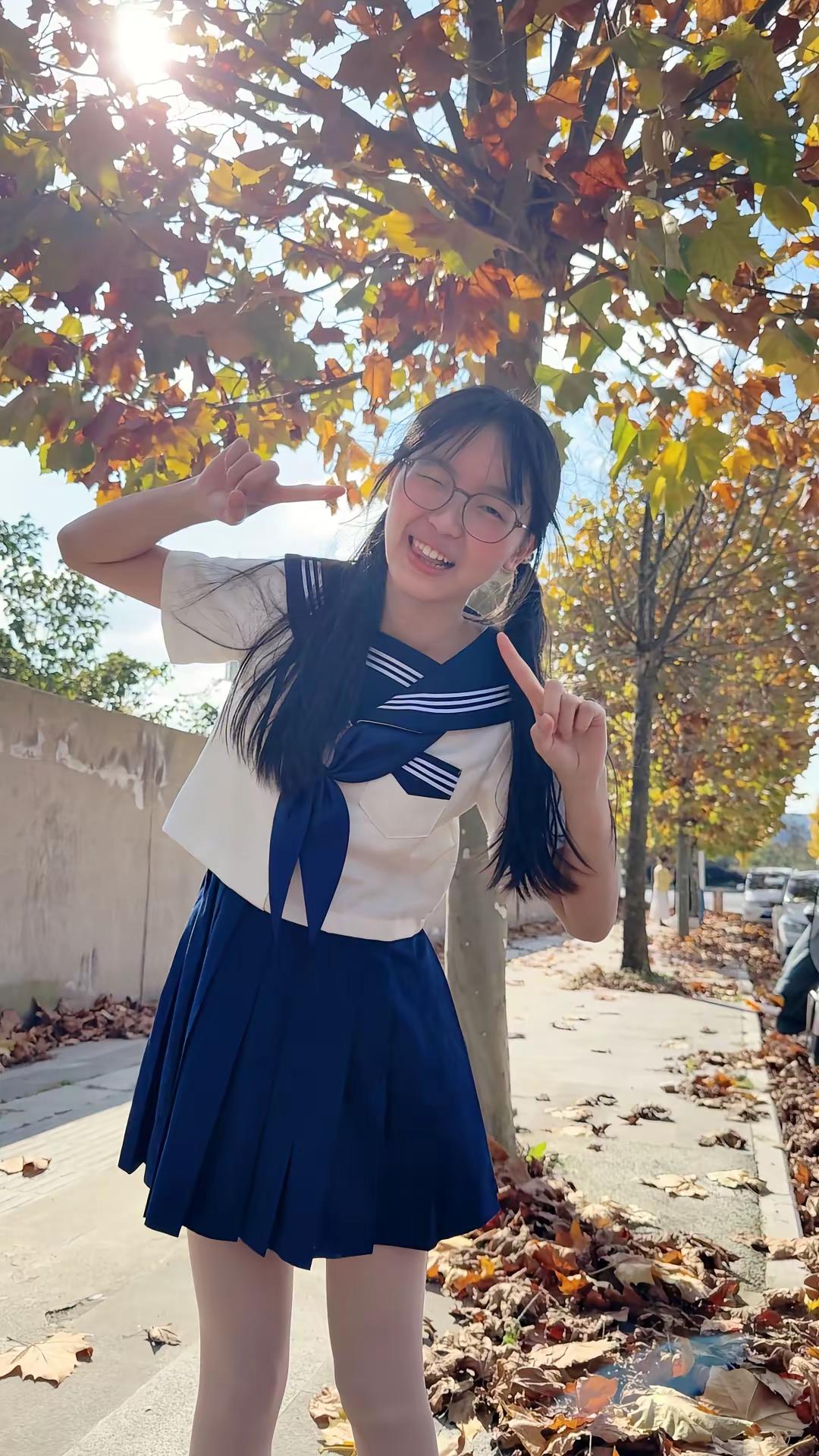 你看到天上的星星了吗？那是我打排位掉的。