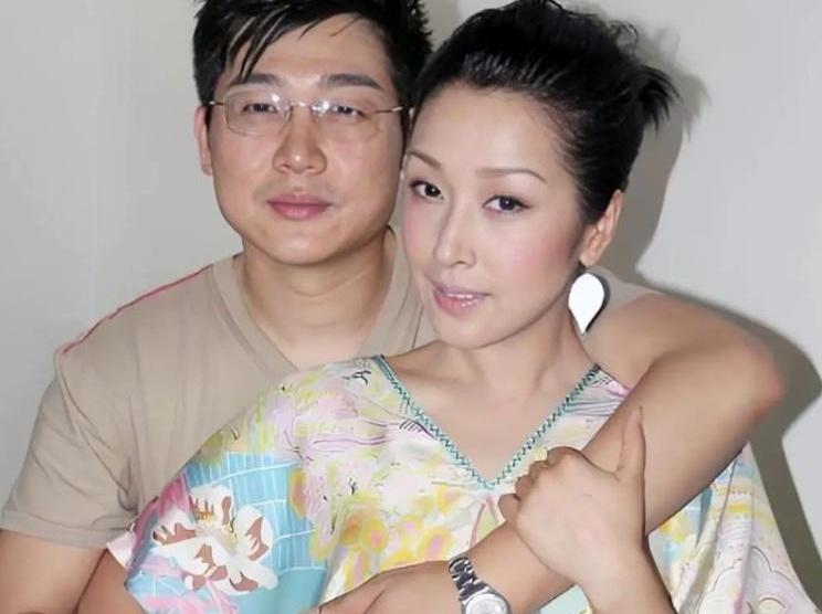 谁说女人过了三十就走下坡路？孙悦偏不：33岁嫁富豪，50岁复出翻红，儿子养大了，