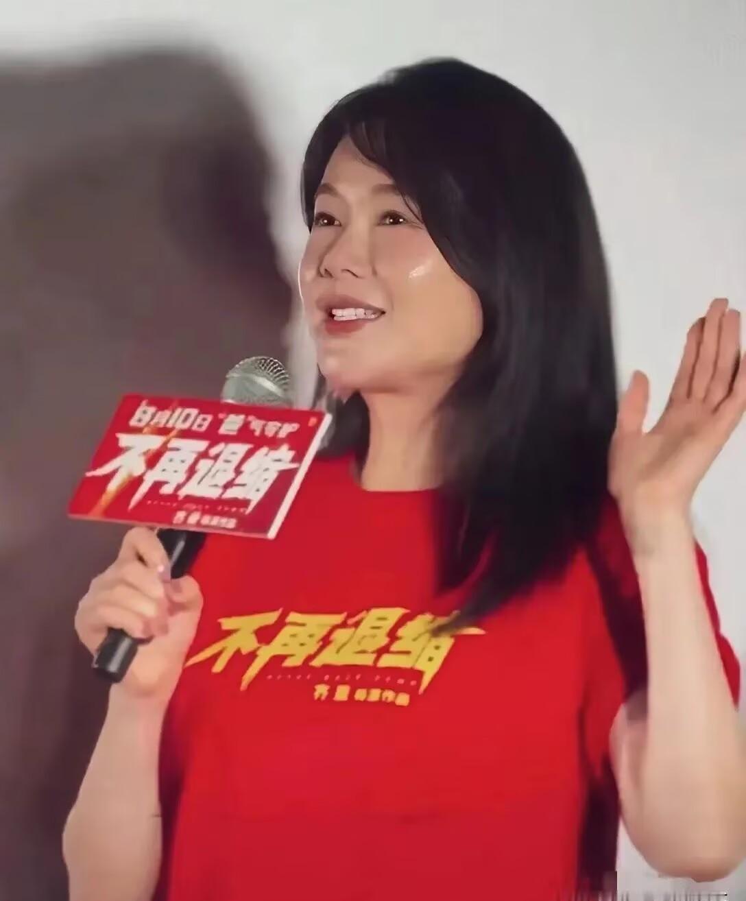 左小青“毁容式”变老，却给所有中年女星上了一课：松弛感，才是最高级的医美。看到