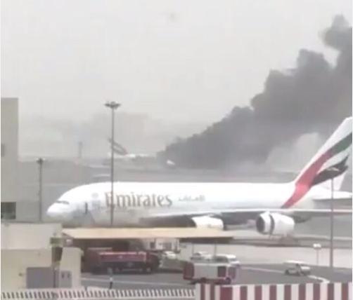 2026年9月30日，迪拜航空FZ1073航班，从迪拜飞往特拉维夫。飞机还在天上，副驾驶突然掏出一把