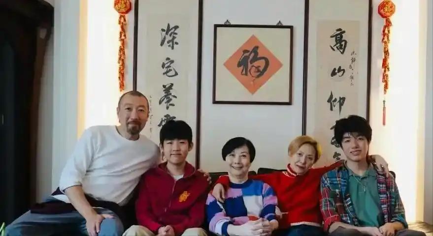 春晚来了一大波回忆杀，港台的男神女神都来了，大家说还少了一位女神，陈慧琳。近日