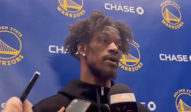 NBA常规赛，勇士119-97击败开拓者。赛后勇士球员吉米-巴特勒接受了记者采