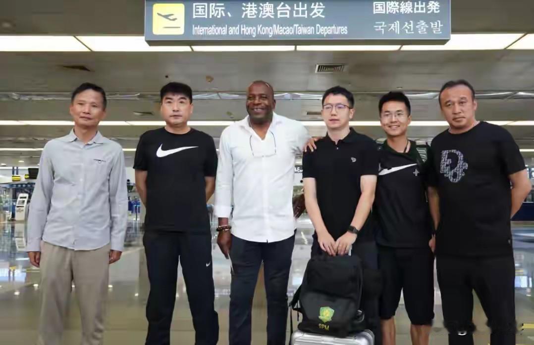 斯坦利又要杀回中超了？这次将以助教的身份加盟山东泰山，如果此事属实，那么这支老牌