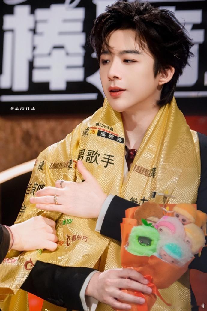 摩登兄弟你接近什么样的人，就会走什么样的路。所谓的贵人，是能开拓你眼界的人。我