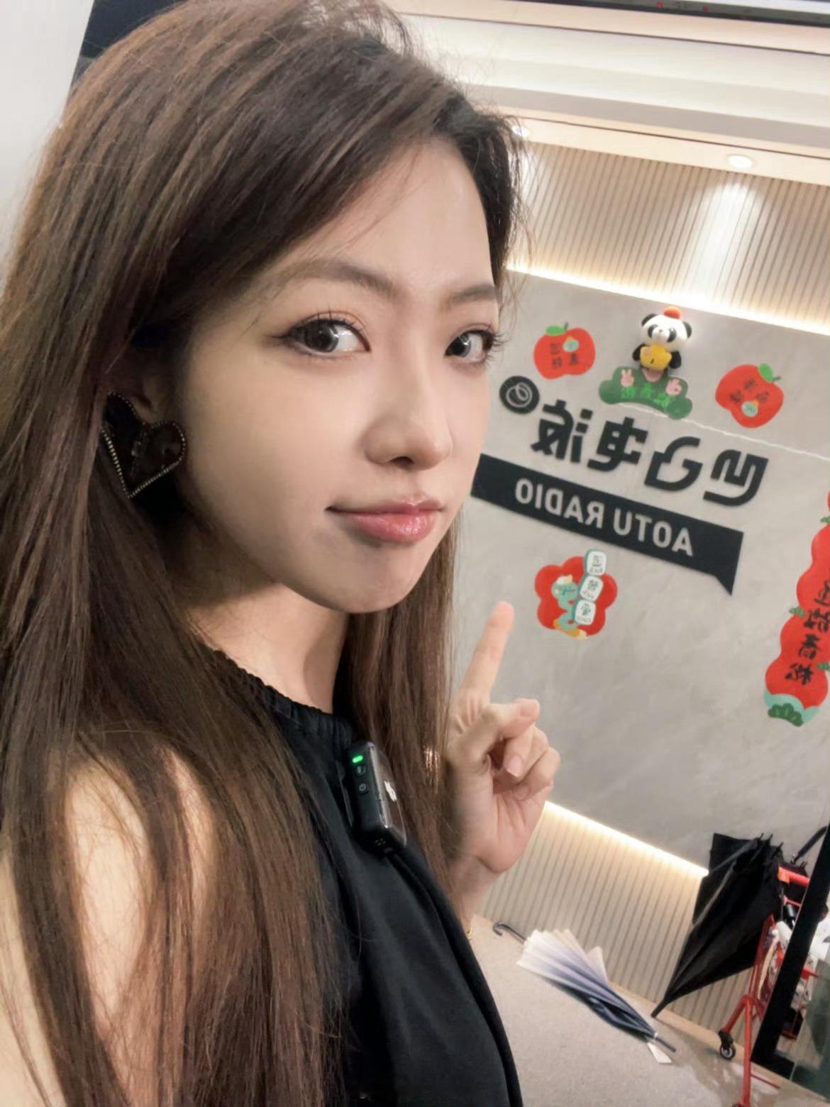 有网友整理出LPL女解说主持的择偶标准，xdm都满足标准了吗？希然择偶标准：1