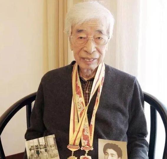1948年，日本人砂原惠改名为张荣清，谎报中国国籍，加入解放军。他在辽沈战役中多