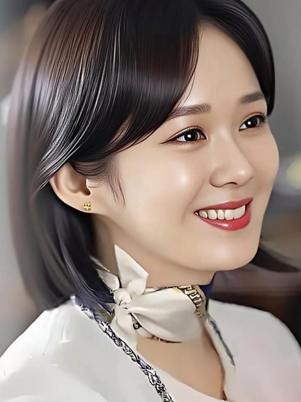 我虽然长的不漂亮，我的脸也算长的耐看，不知道你喜欢不喜欢？