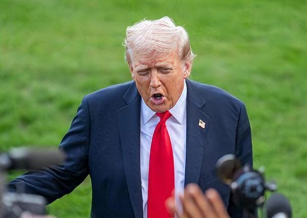 24小时连发两场战事，美以联手发难，特朗普外交态度骤变短短一天时间，全球两