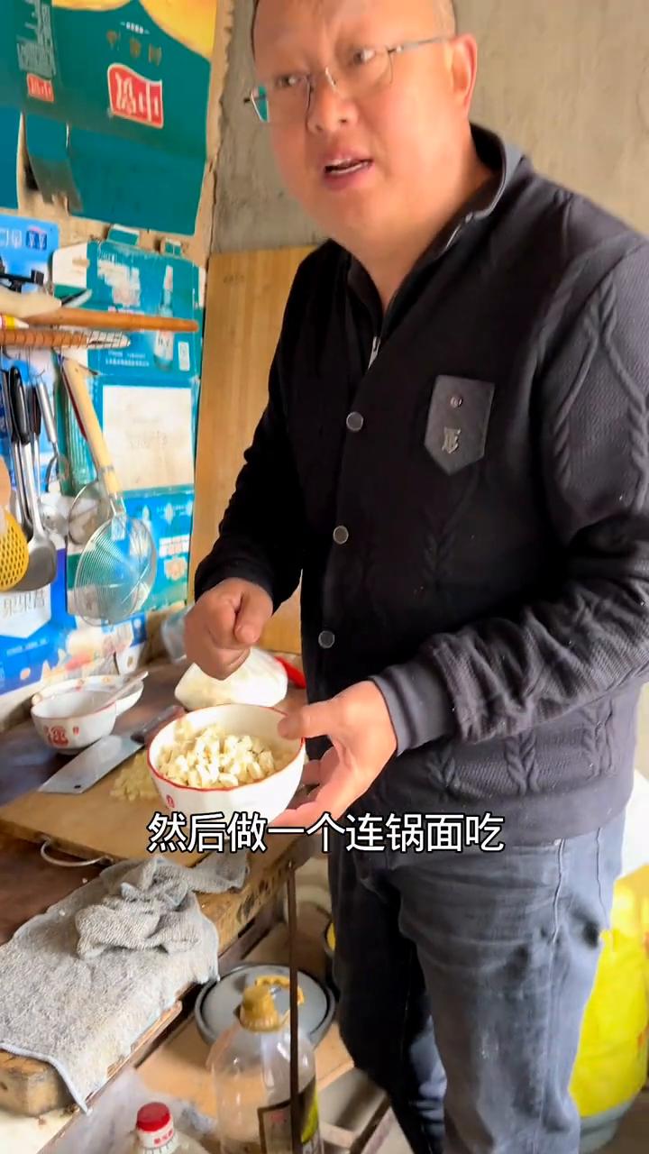 大家好，我是西北郎。我们这边马上就要进入5月了，昨天晚上又下了一场雪，房顶上面都