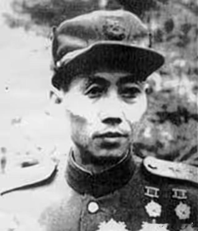 他是莫斯科大学的高材生，精通国际法。大年三十夜，他却下令将三千日军战俘全部踹进冰