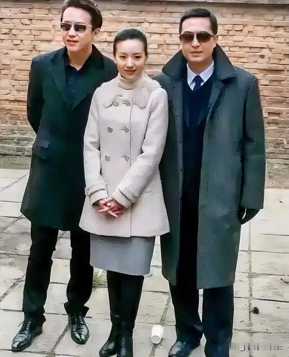 谁要是把这三位演员都认出来可就厉害了，不瞒您说，我只认出了邓超。
