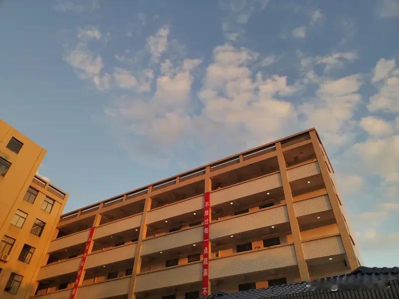 高三没有下周了，下周就要开战高考！不管成败与否，9月份你都将会走到一个全新起
