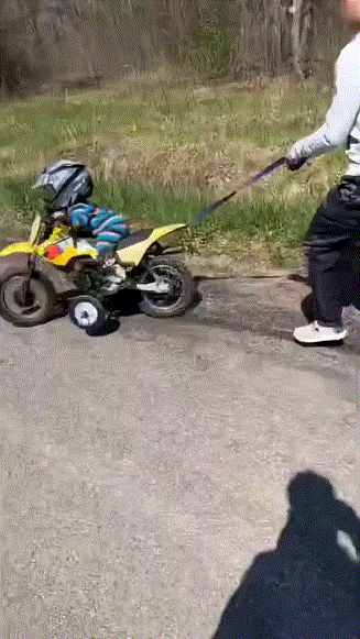 小孩哥的玩具，真是越来越高级了。