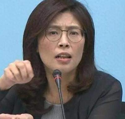 假如台湾还有2028大选，有谁能够代表国民党站出来战败民进党的赖清德？郑丽文虽