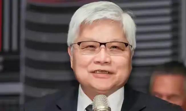 宇树科技递交科创板IPO的第二天，台积电董事长魏哲家出来说了一句话：“你们那些机