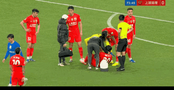 呵呵，中超热点事件大轮转，媒体人李平康盯上了杨世元。缘由是今晚上海德比大战，