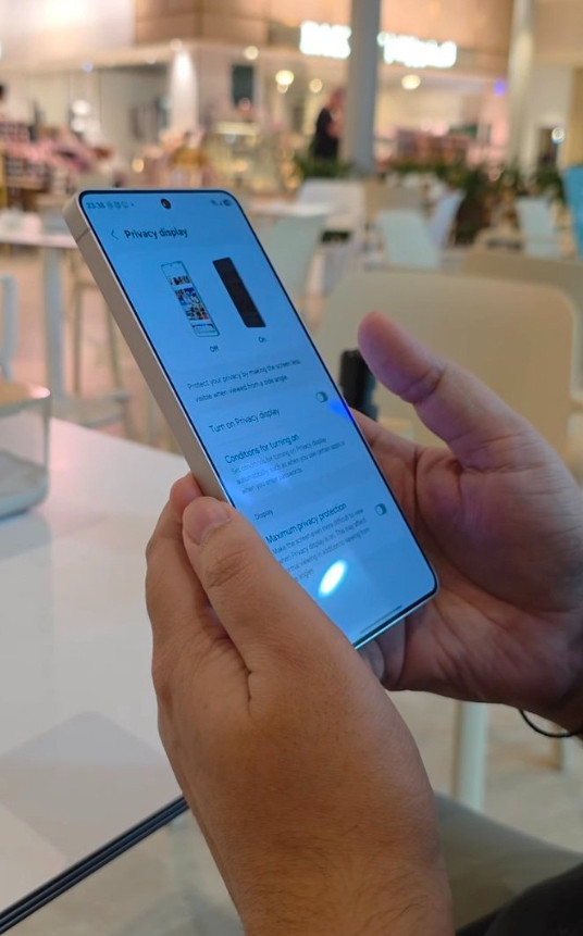 三星S26Ultra全球首发物理防窥屏，无疑是近期行业最具价值的突破三星此次首