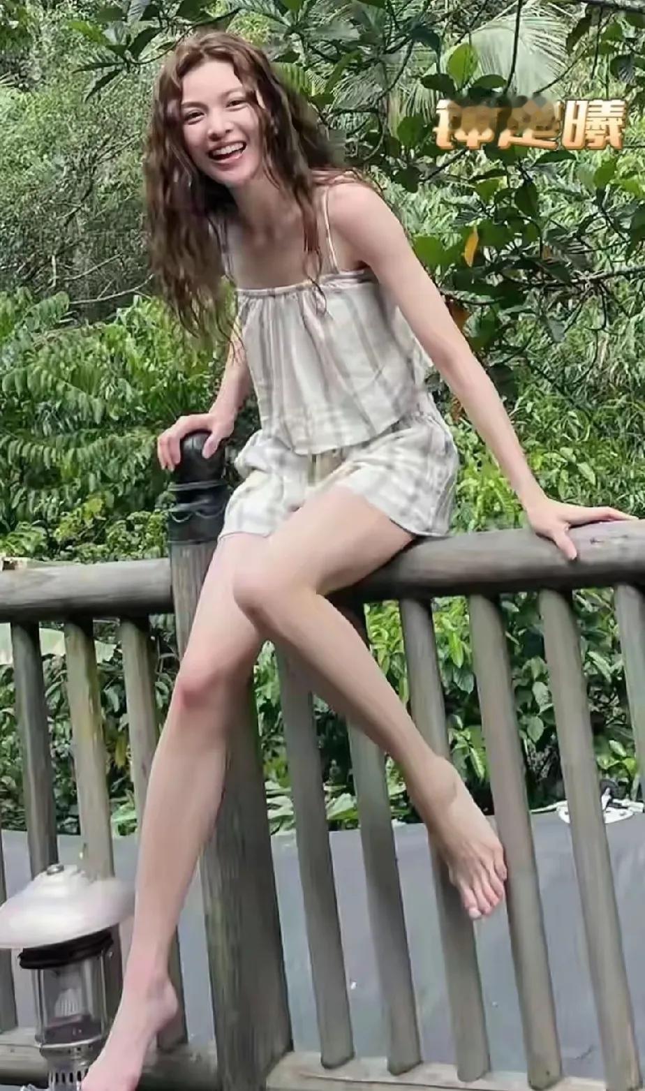 年轻的时候这些女明星个个美丽动人，美丽动人的许晴，美丽动人的蒋梦婕，美丽动人的翁