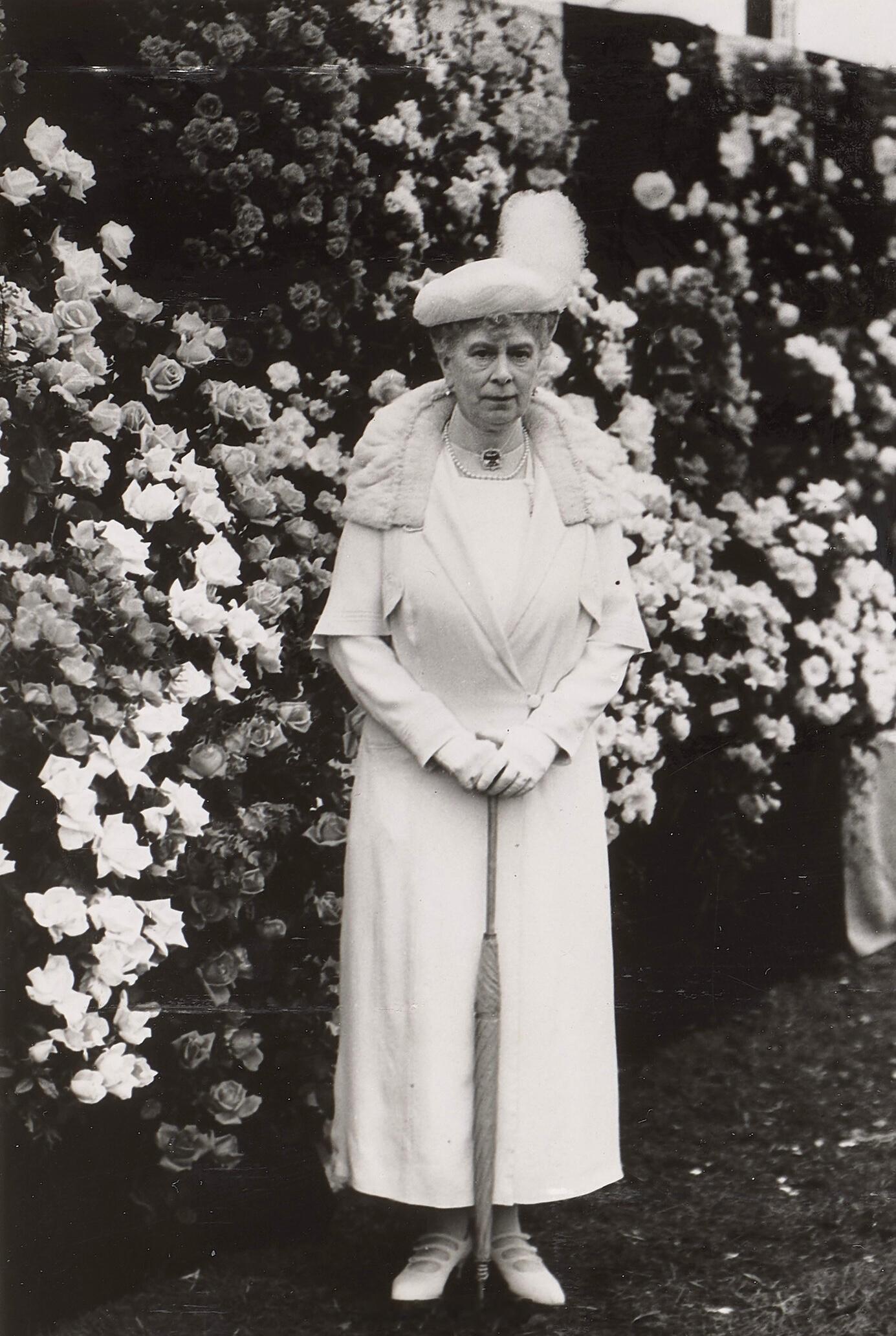 英国王室1938年7月1日，玛丽王后在切尔西花园展🌸