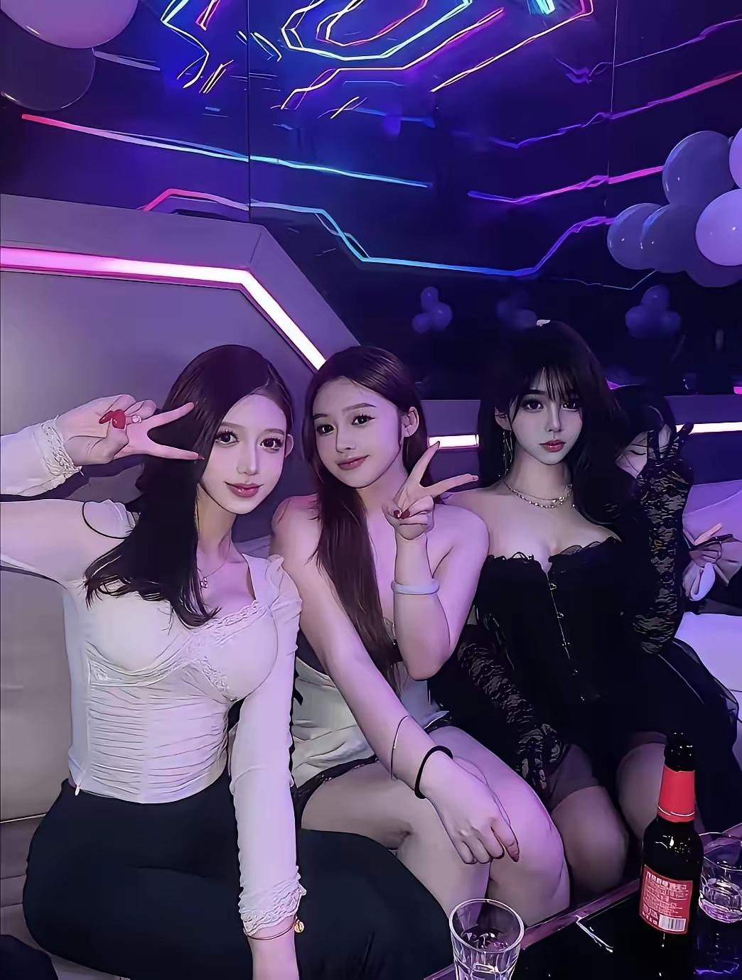 杭州KTV事件这些女的以后不好找工作了这些女的赚的太多了，一个月7.8万左右