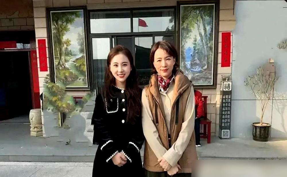 央视一姐之争，董卿周涛斗了十几年，竟然都只是资本的提线木偶？你以为那奥运抢