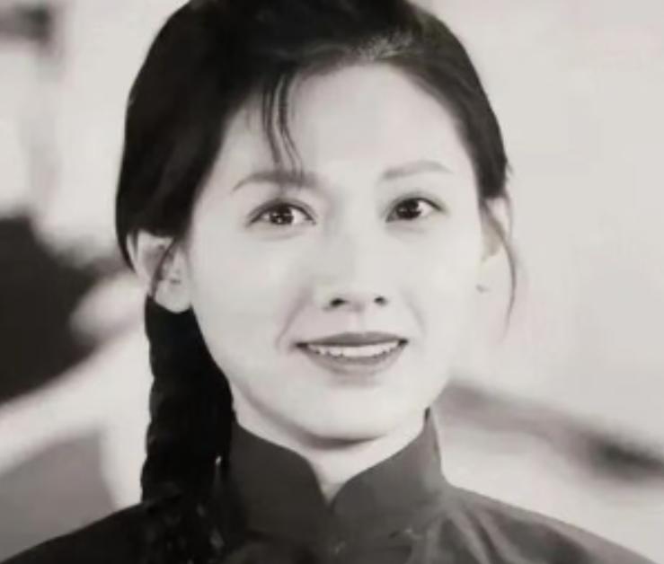 1973年，北京知青李广林闯了祸，连夜逃回城里，本以为父亲会护短，谁知老李抄起鞋